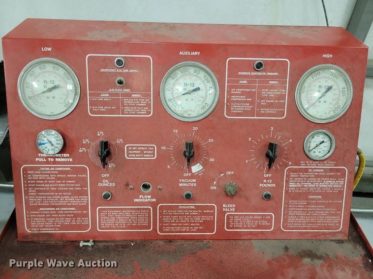 image for item LC9529 Everco Auto Air Service Center III AC charging station