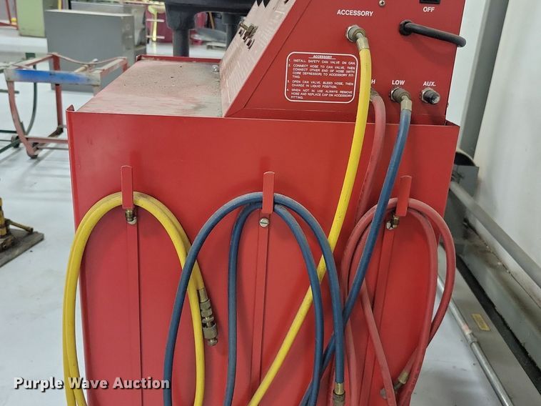 image for item LC9529 Everco Auto Air Service Center III AC charging station