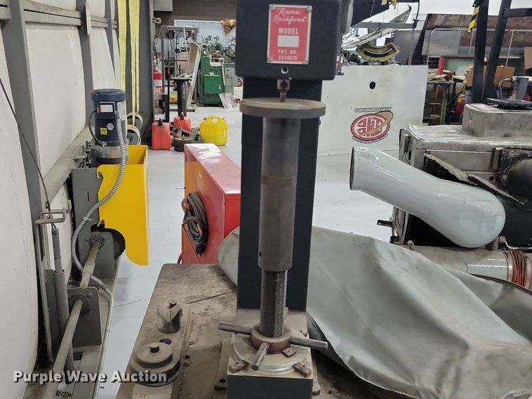 image for item LC9529 Everco Auto Air Service Center III AC charging station