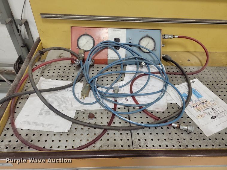 image for item LC9529 Everco Auto Air Service Center III AC charging station