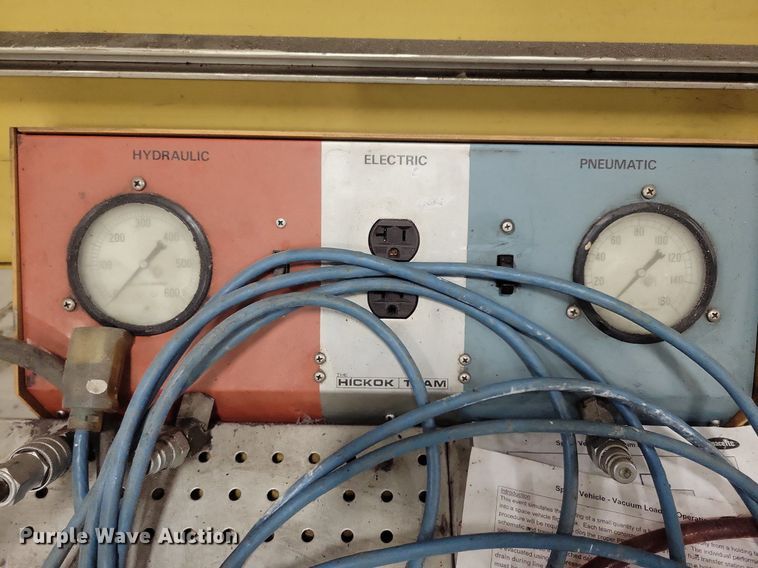 image for item LC9529 Everco Auto Air Service Center III AC charging station