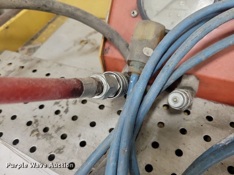 image for item LC9529 Everco Auto Air Service Center III AC charging station