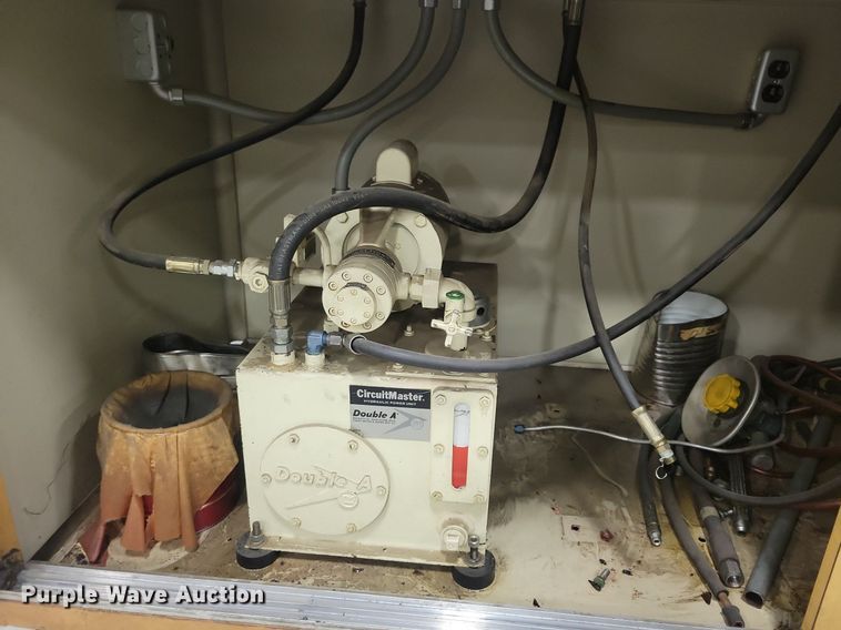 image for item LC9529 Everco Auto Air Service Center III AC charging station