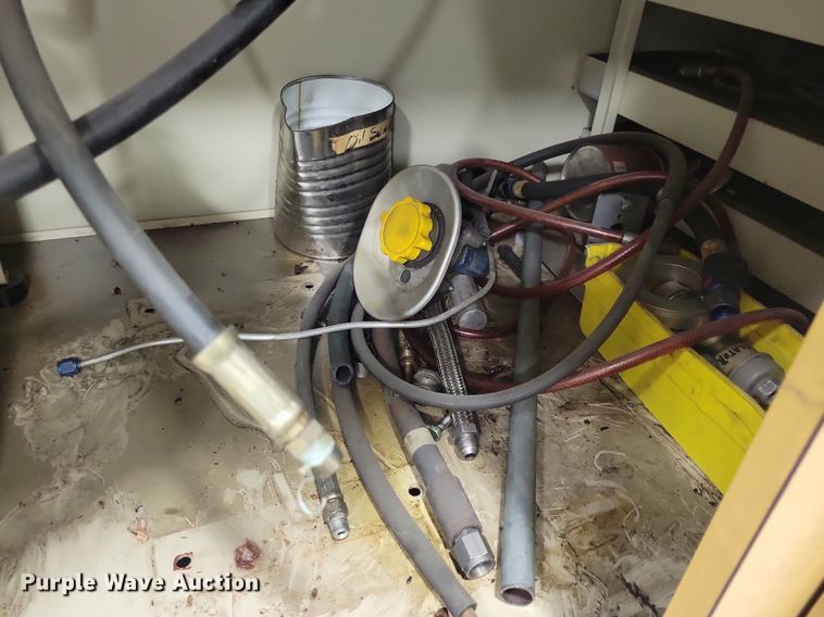 image for item LC9529 Everco Auto Air Service Center III AC charging station