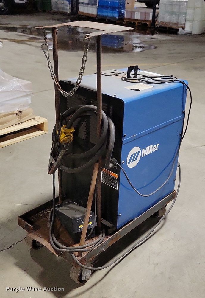 image for item LC9797 Miller Syncrowave 180SD welder