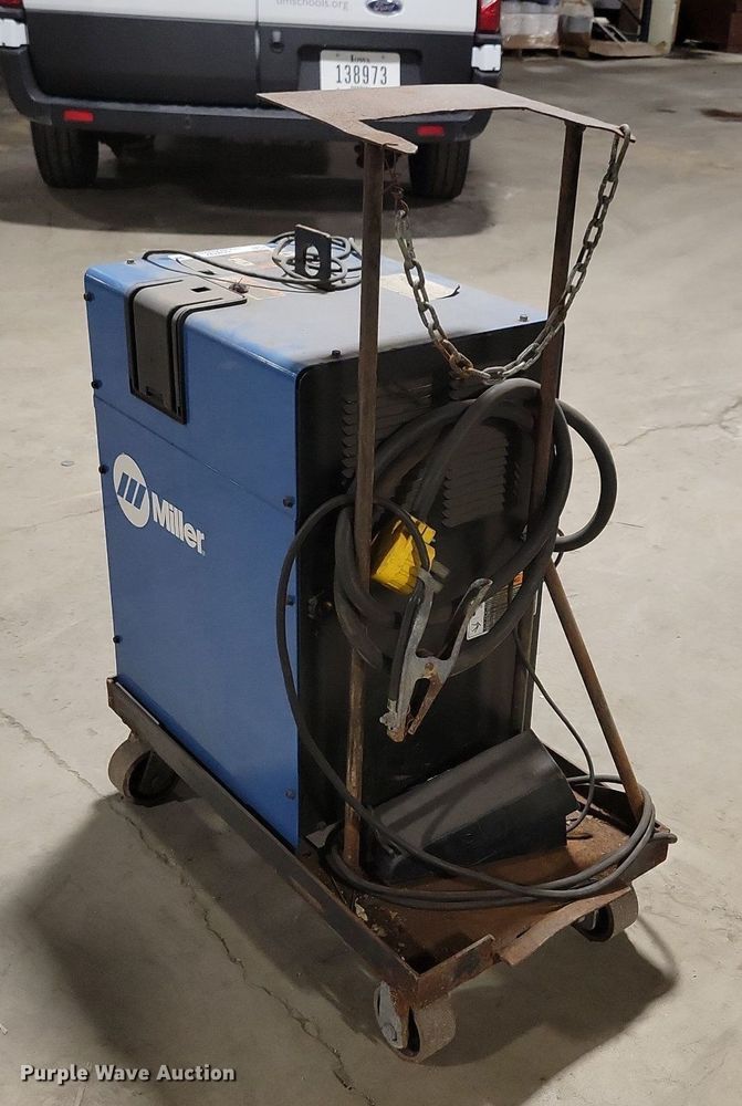 image for item LC9797 Miller Syncrowave 180SD welder