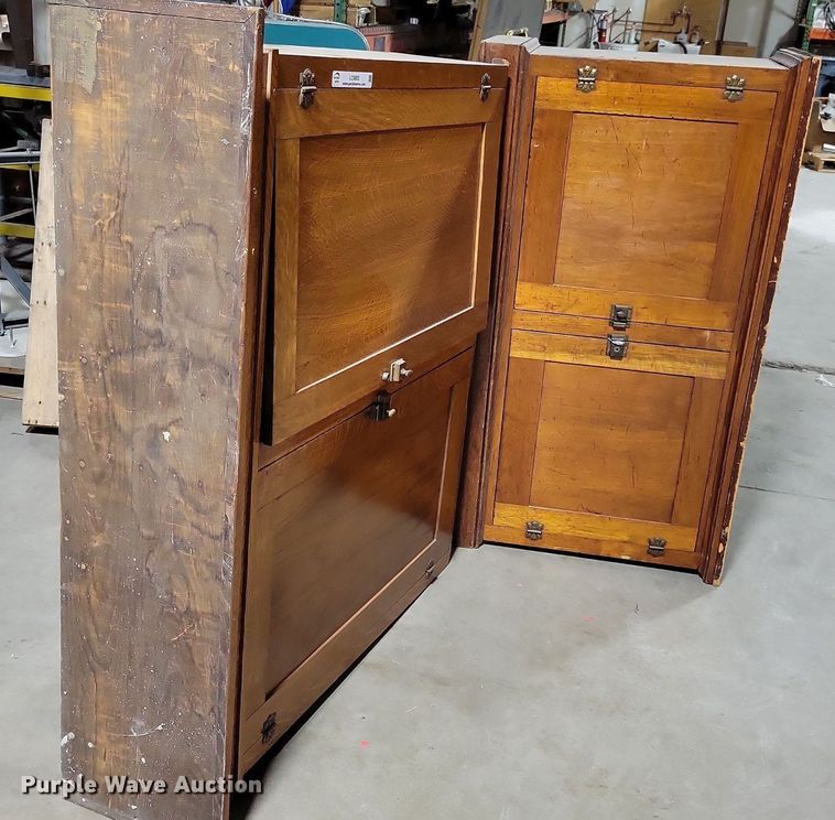 image for item LC9802 (2) cabinets