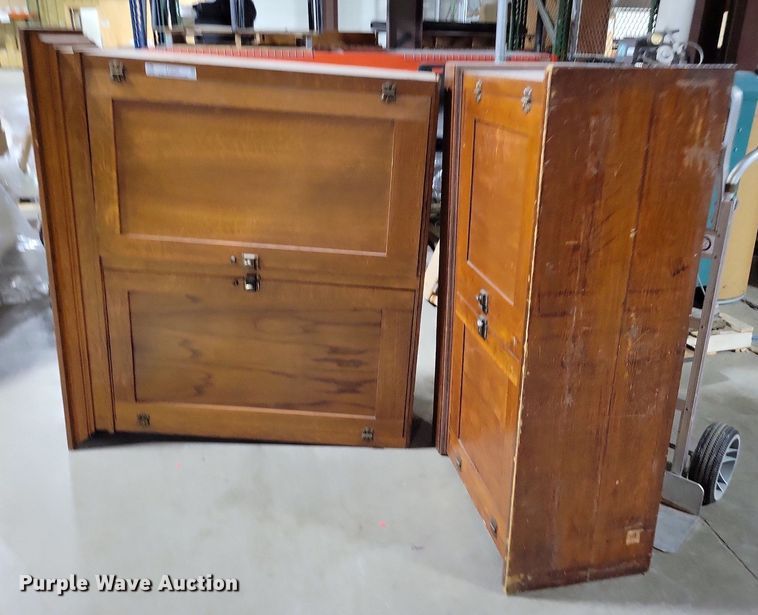 image for item LC9802 (2) cabinets