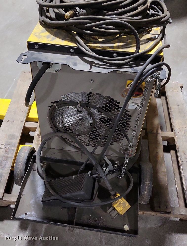image for item LC9804 ESAB Heliarc 252 welder
