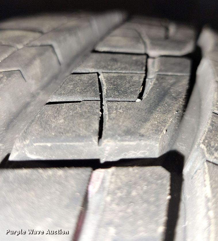 image for item LC9806 (4) General Grabber LT275/65R18