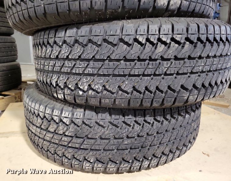 image for item LC9807 (4) Bridgestone Duller A/T 265/70R17