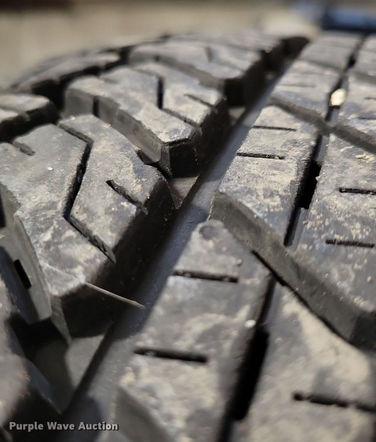 image for item LC9807 (4) Bridgestone Duller A/T 265/70R17