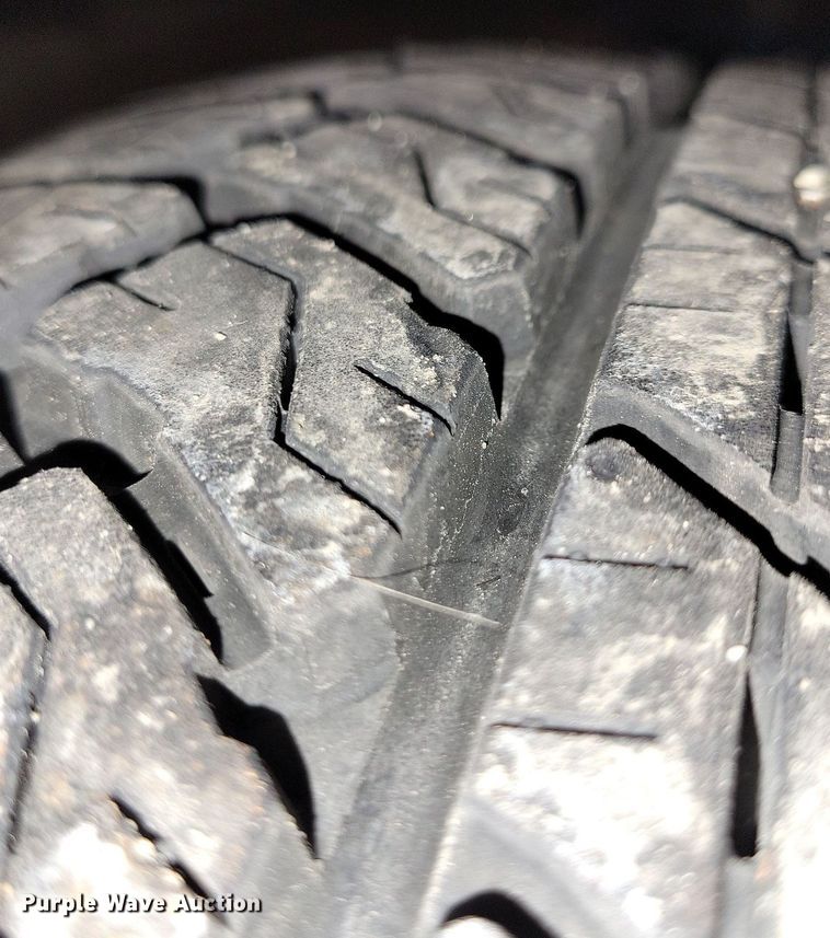 image for item LC9807 (4) Bridgestone Duller A/T 265/70R17