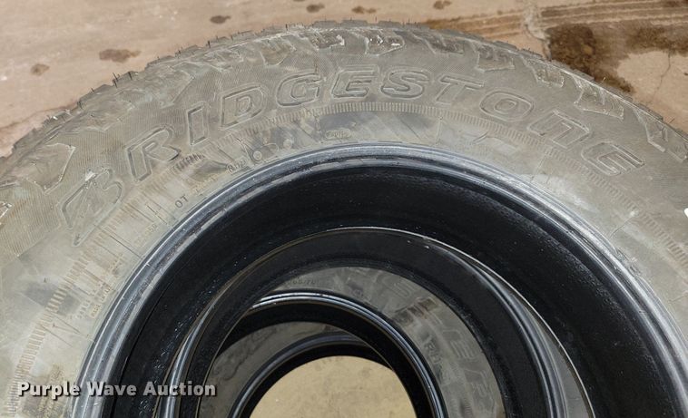image for item LC9807 (4) Bridgestone Duller A/T 265/70R17