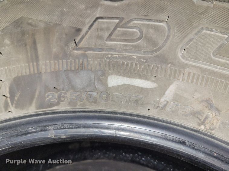 image for item LC9807 (4) Bridgestone Duller A/T 265/70R17