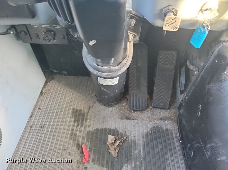 image for item LC9813 2007 Blue Bird school bus