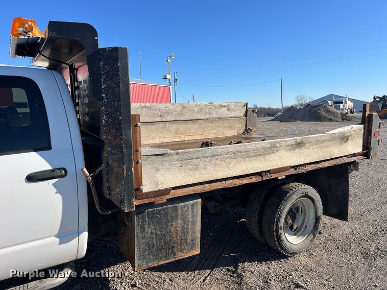 image for item LD9935 2009 Dodge Ram 5500 dump truck