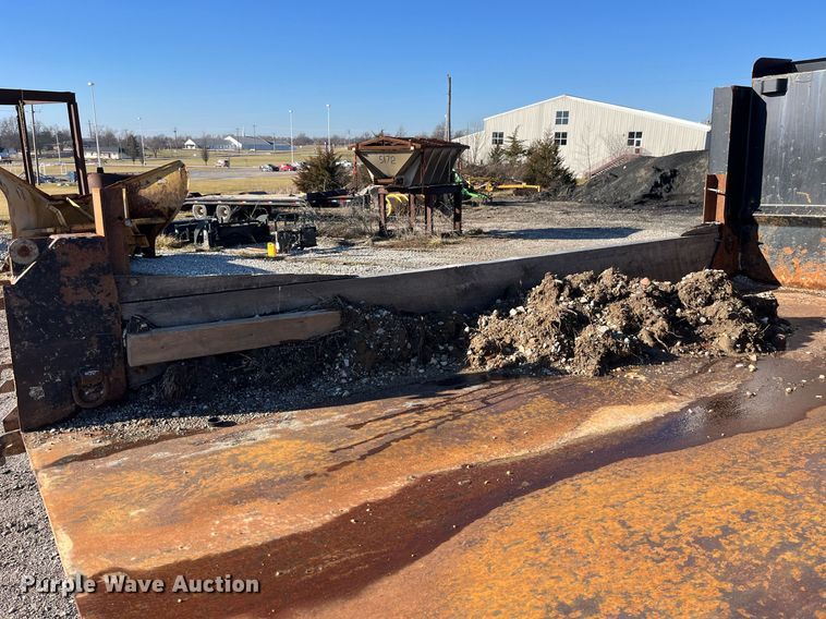 image for item LD9935 2009 Dodge Ram 5500 dump truck