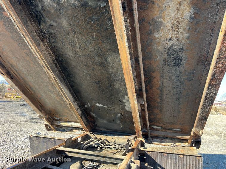 image for item LD9935 2009 Dodge Ram 5500 dump truck