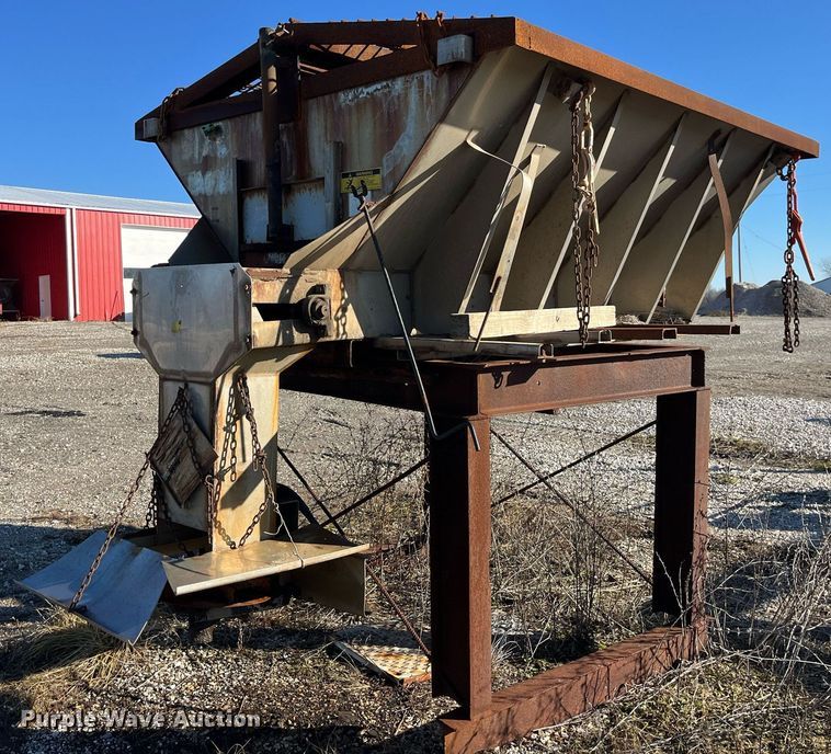 image for item LD9935 2009 Dodge Ram 5500 dump truck