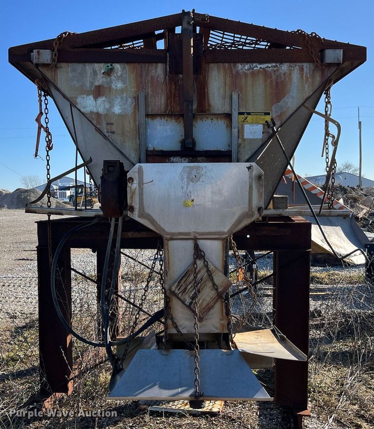 image for item LD9935 2009 Dodge Ram 5500 dump truck