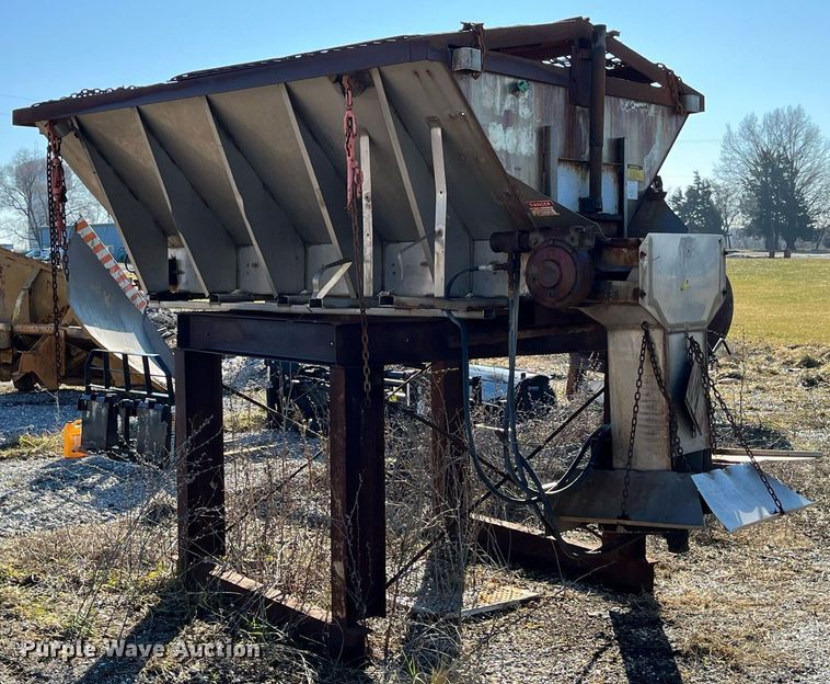 image for item LD9935 2009 Dodge Ram 5500 dump truck