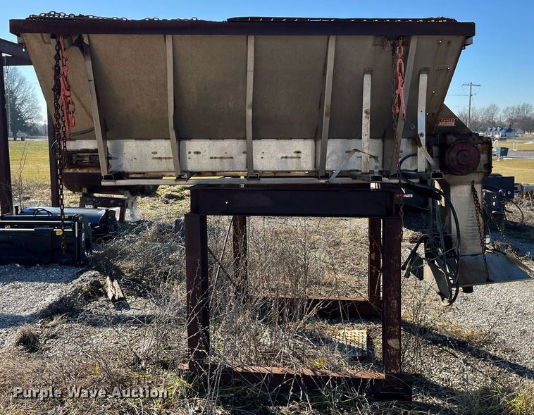 image for item LD9935 2009 Dodge Ram 5500 dump truck