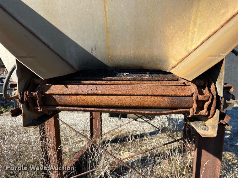 image for item LD9935 2009 Dodge Ram 5500 dump truck