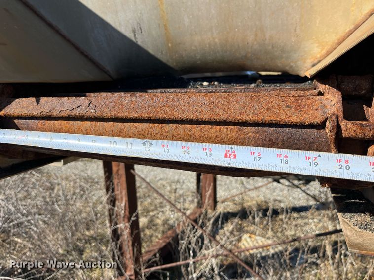 image for item LD9935 2009 Dodge Ram 5500 dump truck