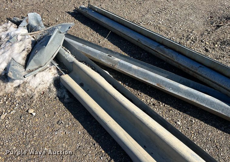 image for item LD9937 Approximately 20 I-beams