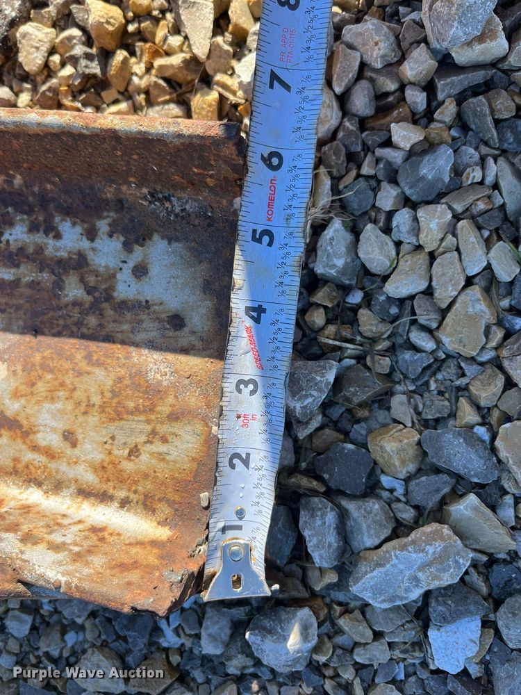 image for item LD9937 Approximately 20 I-beams