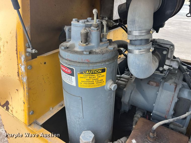 image for item LD9938 1993 Atlas Copco XAS90JD air compressor