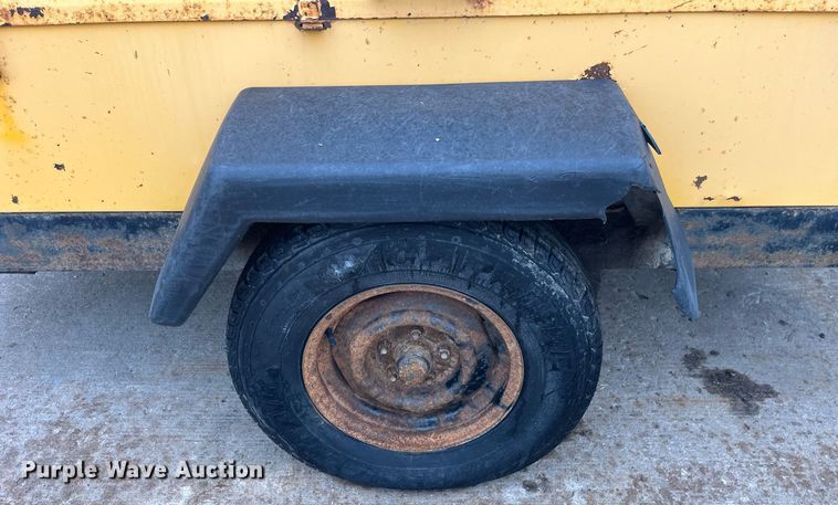 image for item LD9938 1993 Atlas Copco XAS90JD air compressor