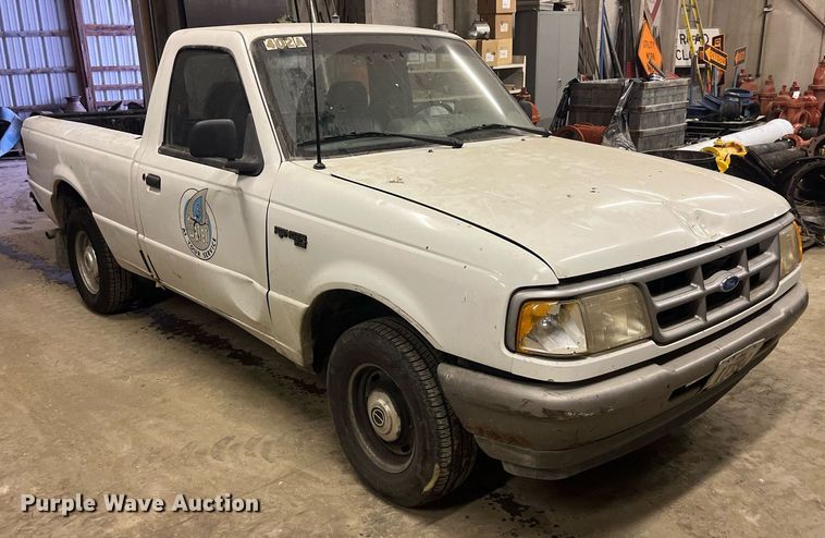 image for item LD9942 1993 Ford Ranger XL pickup truck