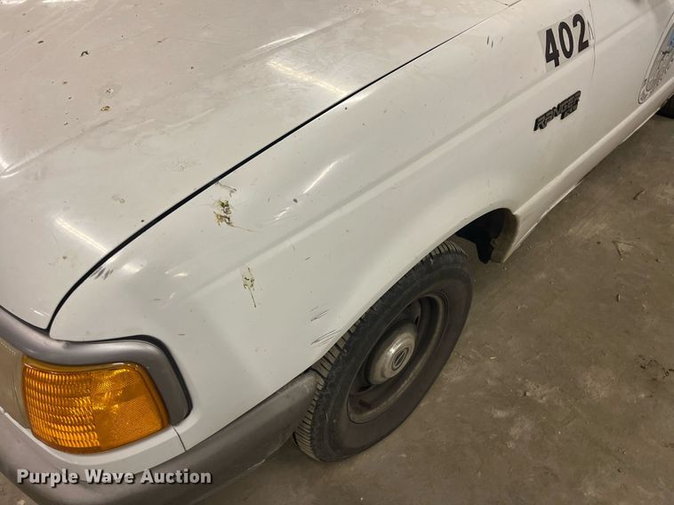 image for item LD9942 1993 Ford Ranger XL pickup truck