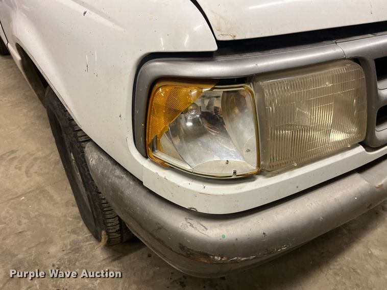 image for item LD9942 1993 Ford Ranger XL pickup truck