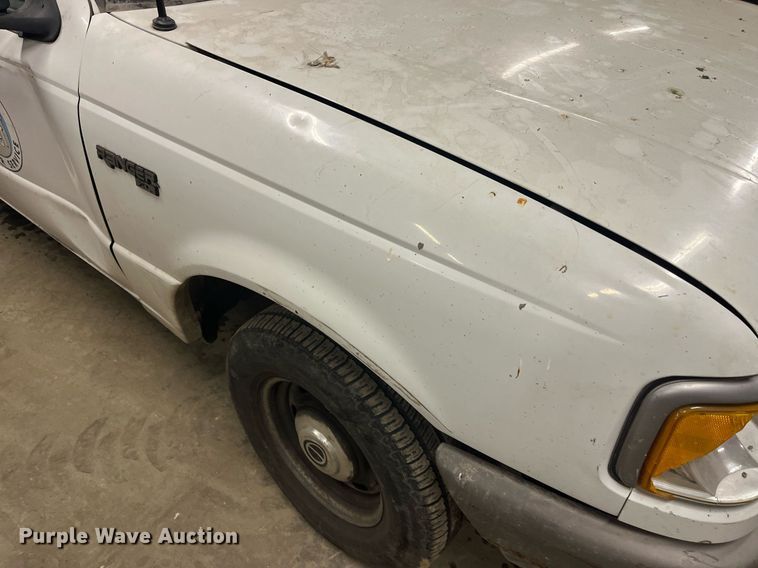 image for item LD9942 1993 Ford Ranger XL pickup truck