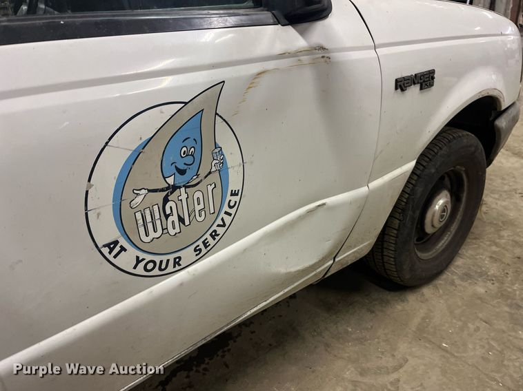 image for item LD9942 1993 Ford Ranger XL pickup truck