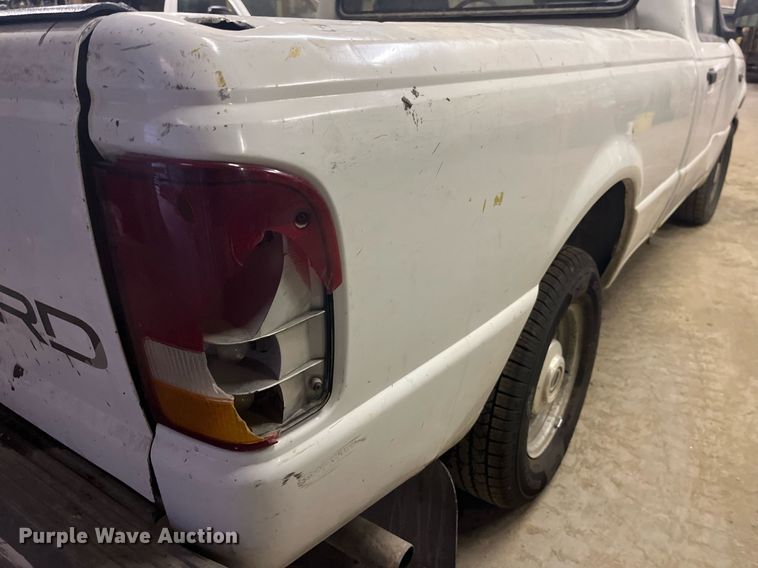 image for item LD9942 1993 Ford Ranger XL pickup truck