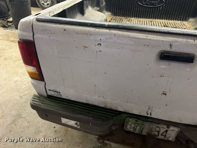 image for item LD9942 1993 Ford Ranger XL pickup truck
