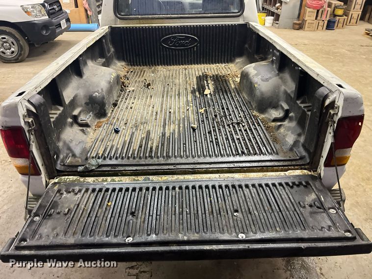 image for item LD9942 1993 Ford Ranger XL pickup truck