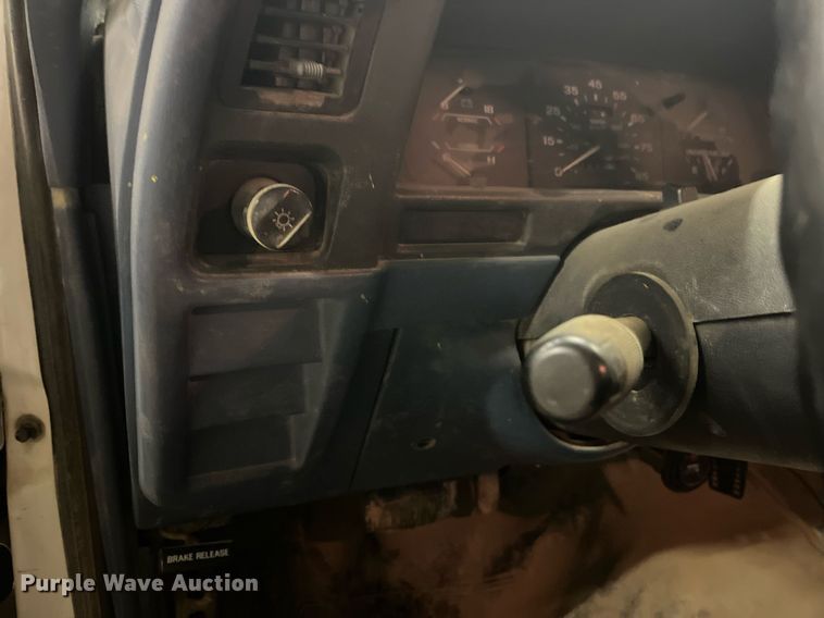 image for item LD9942 1993 Ford Ranger XL pickup truck