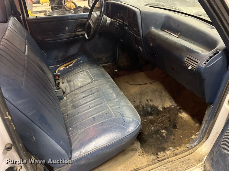 image for item LD9942 1993 Ford Ranger XL pickup truck