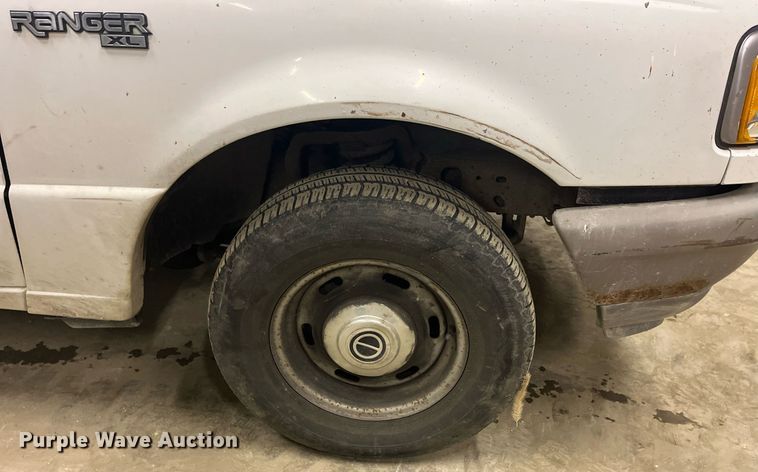 image for item LD9942 1993 Ford Ranger XL pickup truck