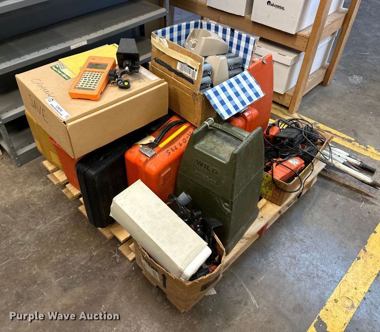 image for item LH9048 Surveying equipment 