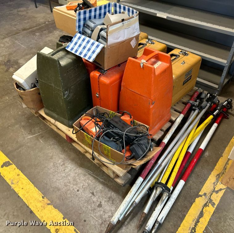 image for item LH9048 Surveying equipment 