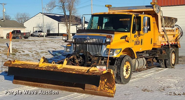 image for item LJ9472 2005 International 7400 dump truck