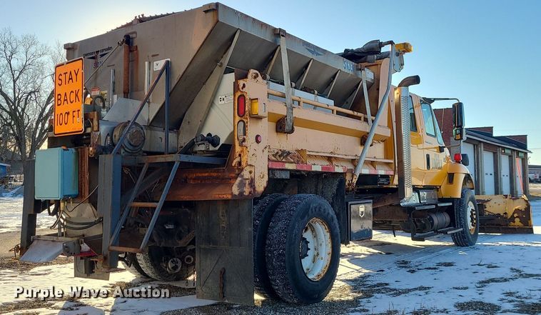 image for item LJ9472 2005 International 7400 dump truck