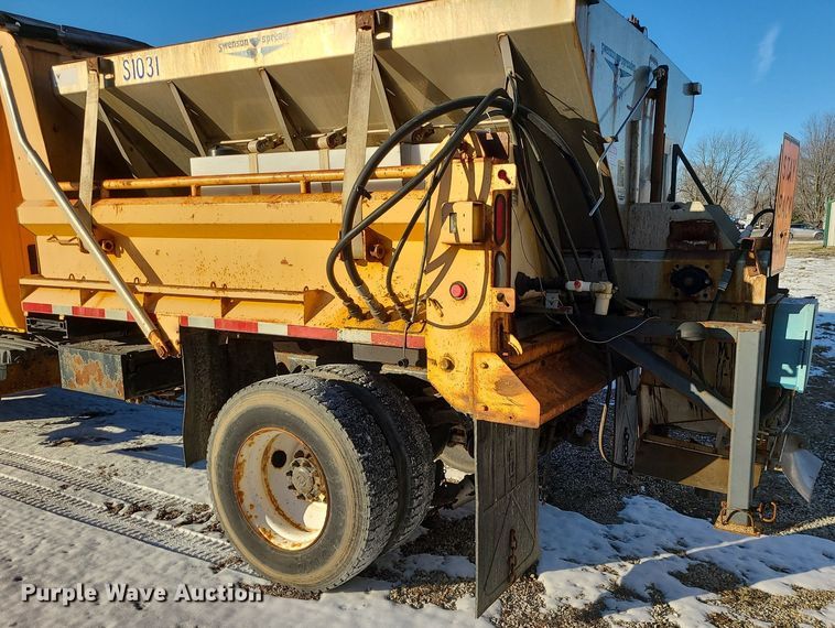 image for item LJ9472 2005 International 7400 dump truck