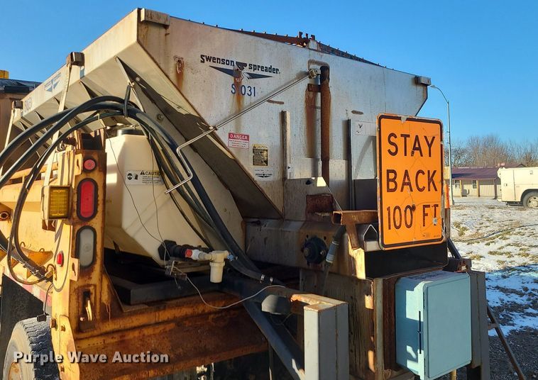 image for item LJ9472 2005 International 7400 dump truck